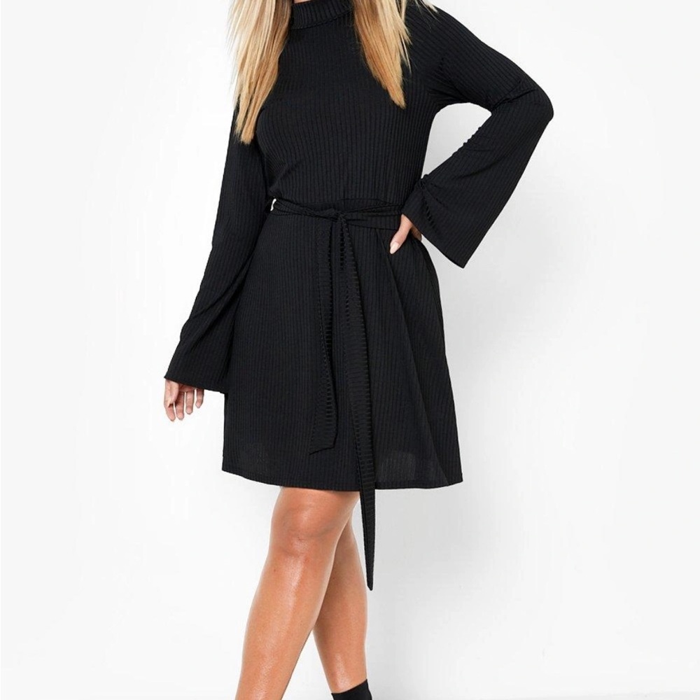 Plus Size Jumbo Rib Flare Sleeve Tie Waist
Skater Dress - Size 24